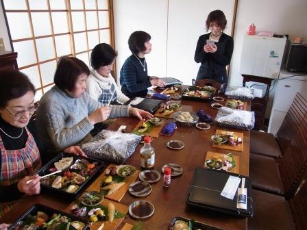 ＦＷＴ委員会「レンジで簡単お菓子つくりと新年会」